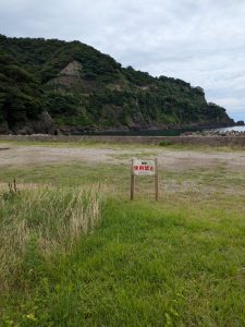 浜須井海岸は海水浴場ではありません。
